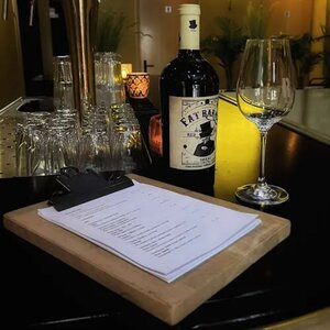 Roest wine & food bar image 6