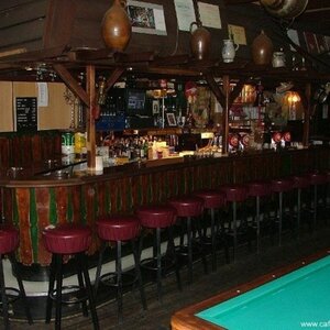 Caf&eacute; Rust Wat image 1