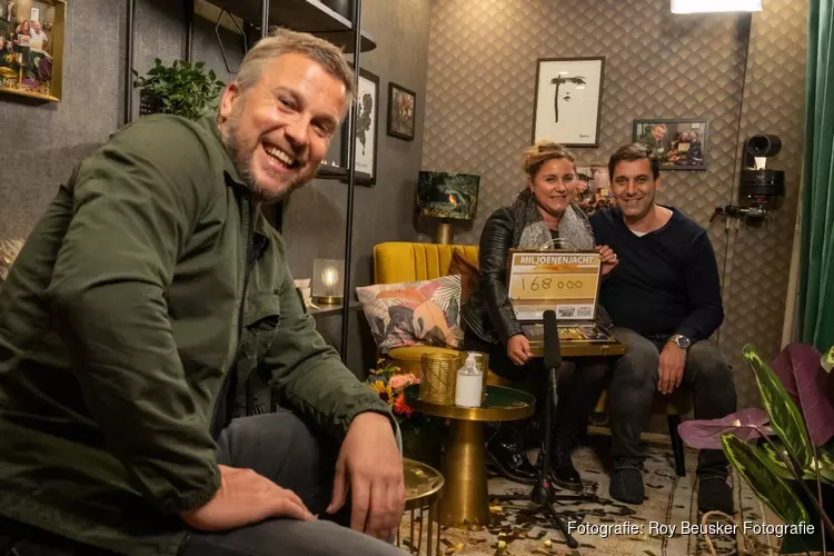 Mascha uit Volendam zondagavond door Winston Gerschtanowitz verrast met 168.000 euro
