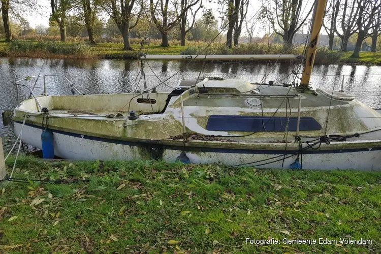 Gemeente roept op om bootjes te verwijderen