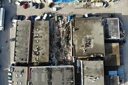 Ravage na brand Dieselstraat bij daglicht goed zichtbaar