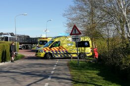 Fietser ernstig gewond na ongeluk met vrachtwagen in Warder