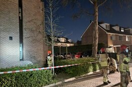 Auto tegen woning gereden in Monnickendam