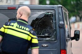 Fietsster gewond door achteruit rijdende bestelbus