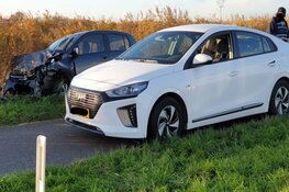 2 auto&#39;s total loss na ongeval op de N247 bij Katwoude