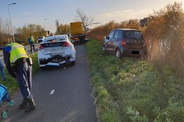 2 auto&#39;s total loss na ongeval op de N247 bij Katwoude