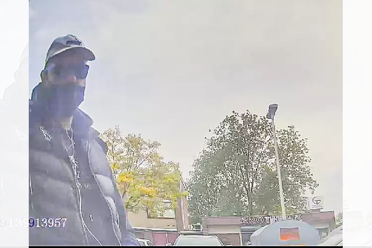 Gezocht: Wie herkent deze pinner?