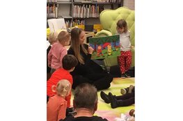 Spelenderwijs taal ontdekken in de Bibliotheek Volendam