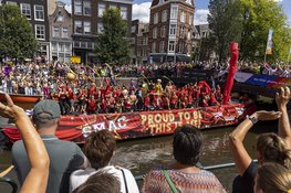 Canal Parade Pride Amsterdam in volle gang (fotoalbum)
