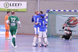Zaalvoetballers RKAV Volendam sluiten jaar af met nipte nederlaag