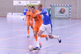 Zaalvoetballers RKAV Volendam sluiten jaar af met nipte nederlaag