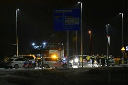 Bus met supporters Fortuna Sittard staande gehouden door politiemacht