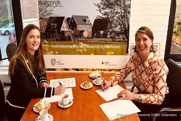 Gemeente en BPD | Bouwfonds Gebiedsontwikkeling tekenen overeenkomst voor bouw woningen laatste fase Waterrijk