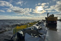 Wateroverlast onverminderd hoog, kelder en parkeerplaats Hotel Spaander ondergelopen