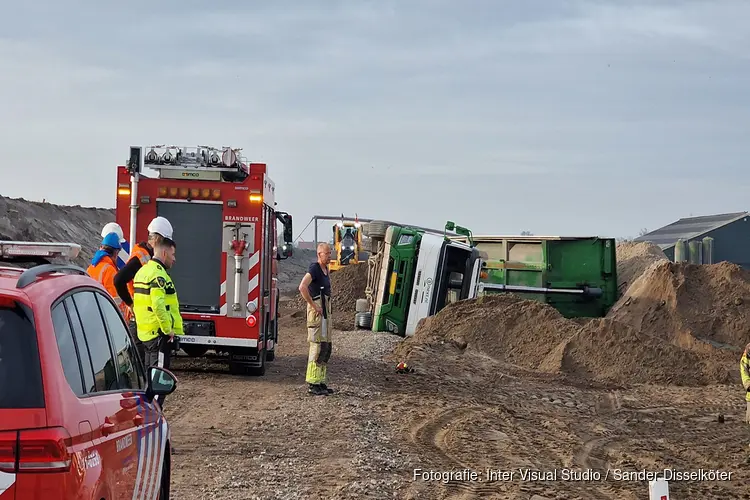 Ernstig arbeidsongeval tijdens dijkwerkzaamheden in Oosthuizen