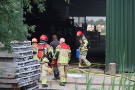 Brand in loods van agrarisch bedrijf in Edam