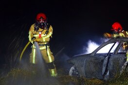 Auto volledig uitgebrand in Schardam