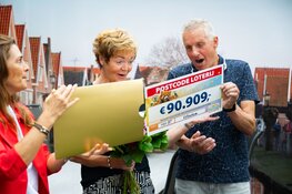 Negen winnaars uit Volendam verdelen 1 miljoen euro van de Postcode Loterij