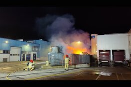 Vrachtwagen in brand in Edam