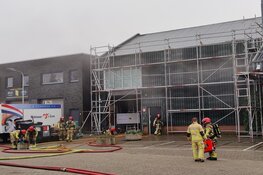 Brand bij bedrijf in Volendam