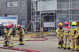 Brand bij bedrijf in Volendam