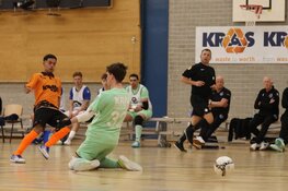 IJzersterk RKAV Volendam plaatst zich voor halve finale beker