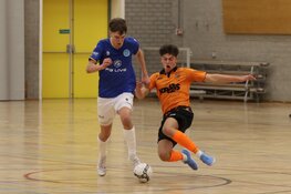 IJzersterk RKAV Volendam plaatst zich voor halve finale beker