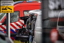Arrestatieteam valt woning binnen en houdt man aan