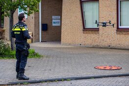 Arrestatieteam valt woning binnen en houdt man aan