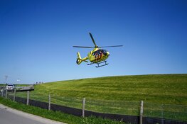 Vrouw zwaargewond na val op dijk in Schardam