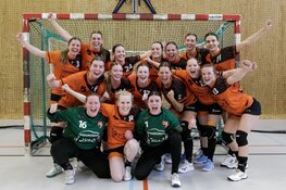 HV Volendam mag nog hopen op Europees ticket na winst in Venlo en helpt tevens SEW aan finaleplaats