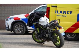 Vrouw gewond na val met lesmotor