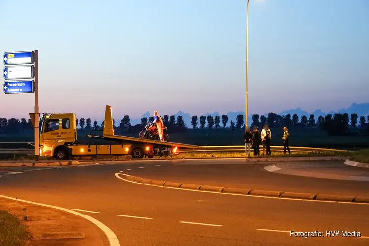 Motorrijder komt ten val op N244