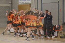 HV Volendam scoort er op los en bereikt halve finale beker