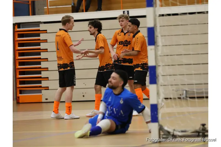 RKAV Volendam blijft op koers voor play-offs