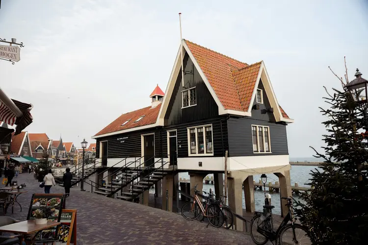 Waar staat Volendam om bekend? Van palingsound tot voetbalcultuur