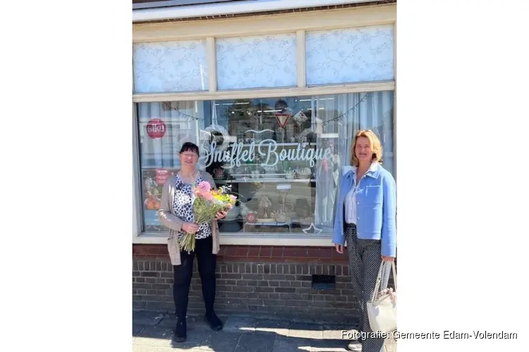 Wethouder Bootsman bezoekt Snuffel Boutique tijdens Week van de Stenen Winkel