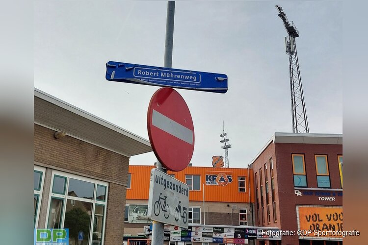 Politie toont beelden van verdachten na wedstrijd in Volendam