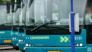 Veel reizigers gedupeerd door geplande busstaking: "We kunnen letterlijk geen kant op"