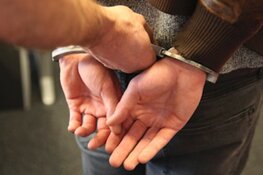 Straatroof met een mes in Volendam: politie houdt verdachten aan
