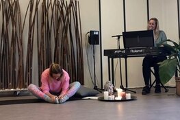 Huiskamer Yogaconcert – 50% voor het Rode Kruis