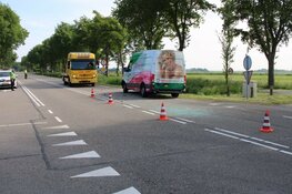 Botsing tussen bestelbus en auto in Middelie